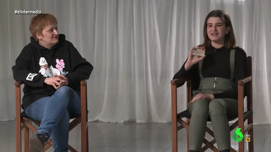 El mensaje de una niña transexual a los intolerantes: "Tengo mis derechos. ¿Qué me ha cambiado?, ¿que tengo el pelo largo y a veces llevo falda?" El mensaje de una niña transexual a los intolerantes: "Tengo mis derechos. ¿Qué me ha cambiado?, ¿que tengo el pelo largo y a veces llevo falda?"
