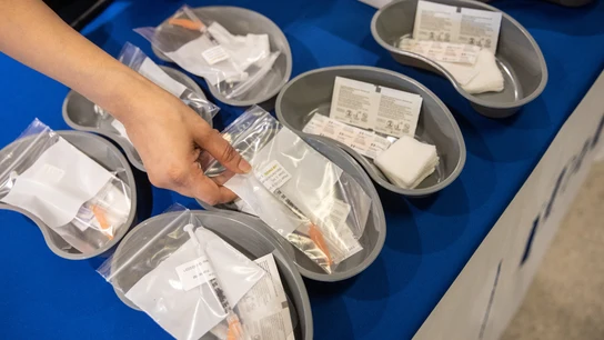 Imagen de varias dosis de la vacuna de Pfizer Imagen de varias dosis de la vacuna de Pfizer