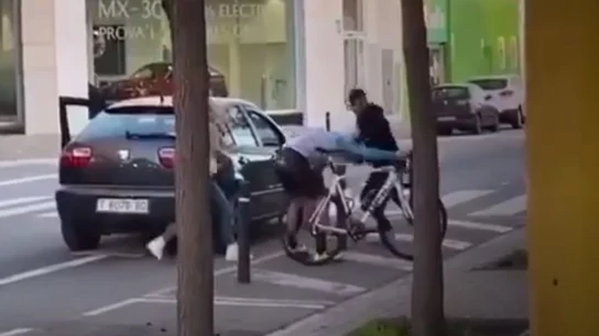 Agresión a un ciclista en Sabadell Agresión a un ciclista en Sabadell