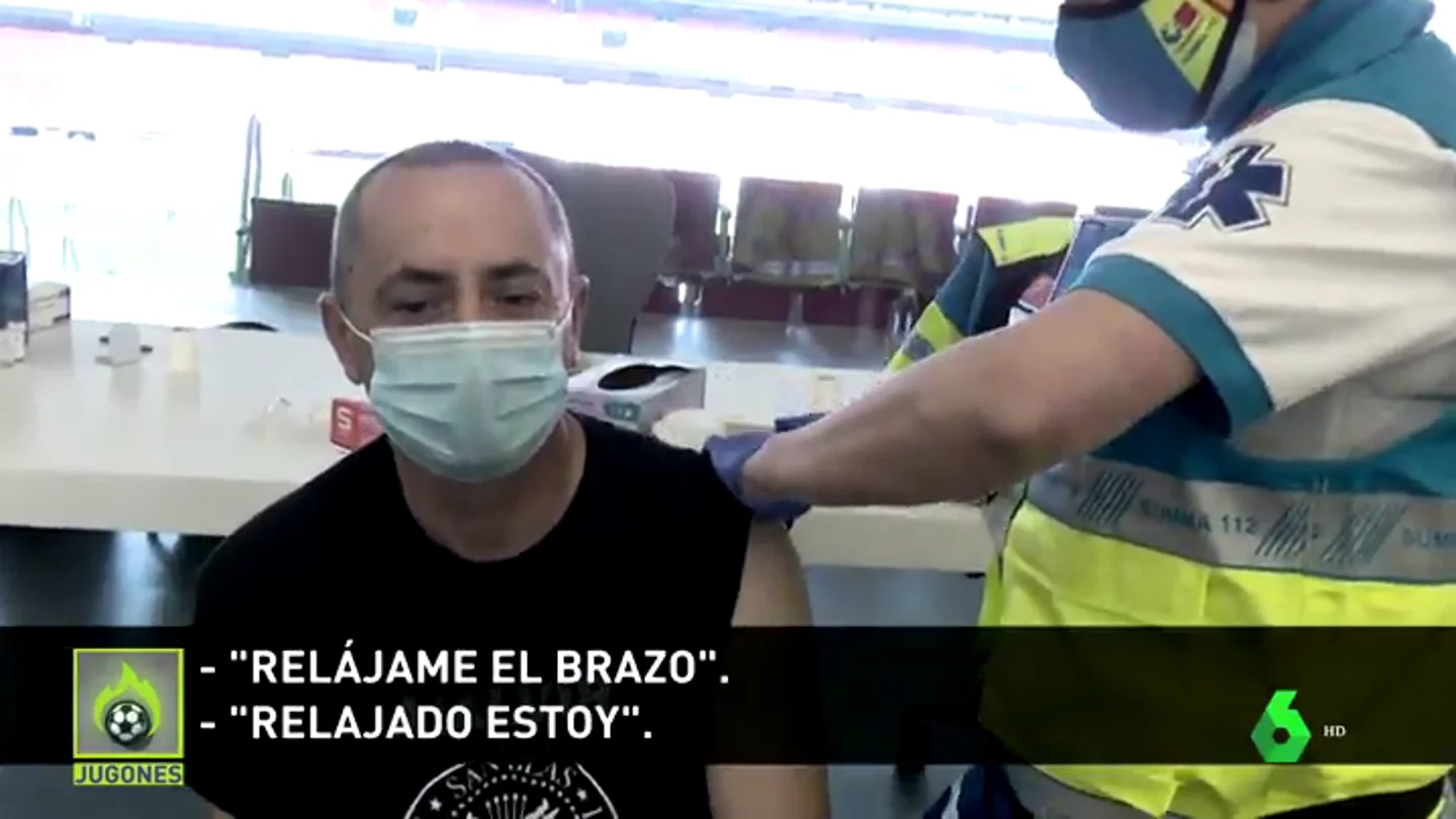Policía del Atleti vacunado en el Wanda: "Esto va por mi madre" Policía del Atleti vacunado en el Wanda: "Esto va por mi madre"