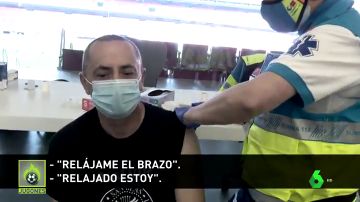 Policía del Atleti vacunado en el Wanda: "Esto va por mi madre"