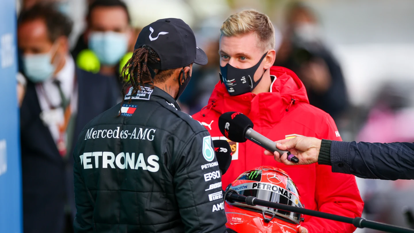 Lewis Hamilton y Mick Schumacher Lewis Hamilton y Mick Schumacher