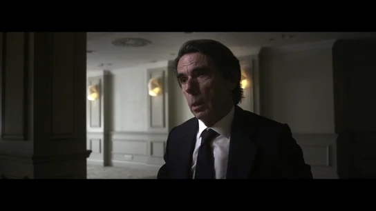 Aznar defiende que el rey Juan Carlos no está exiliado: "Puede volver cuando quiera. Sus errores no empañan su legado" Aznar defiende que el rey Juan Carlos no está exiliado: "Puede volver cuando quiera. Sus errores no empañan su legado"