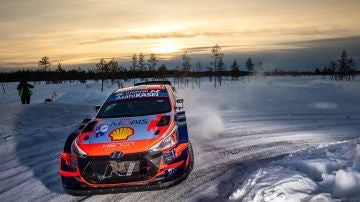 Ott Tänak logra su primer triunfo en 2021