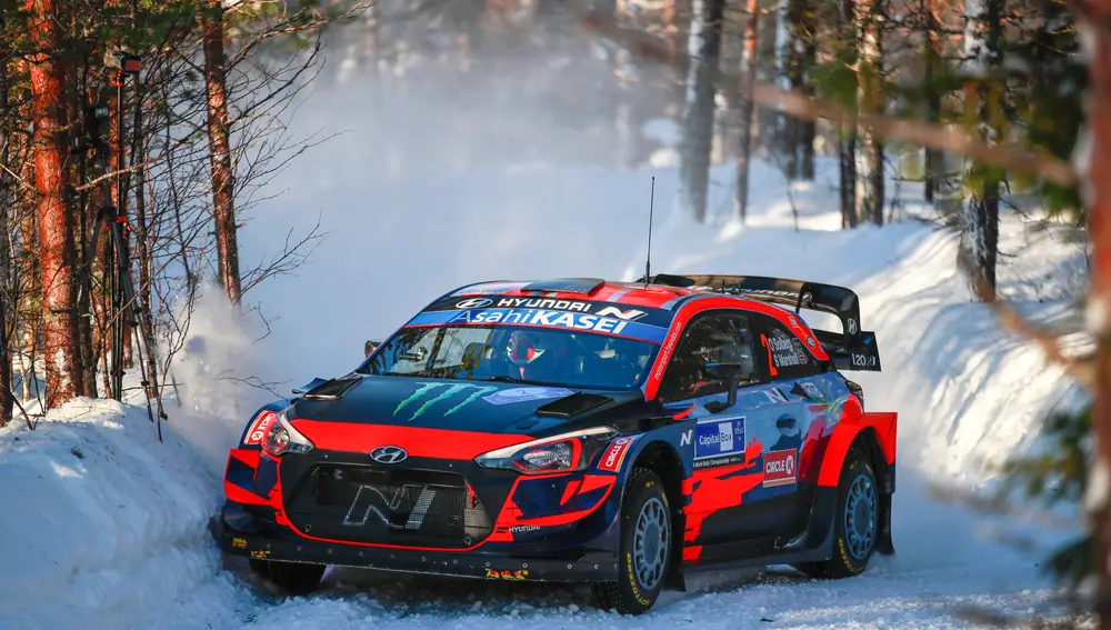 Oliver Solberg brulla en su debut
