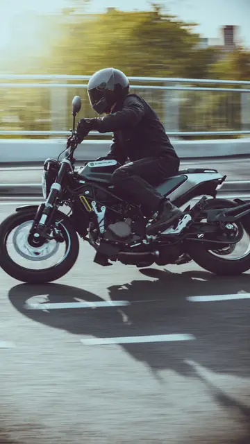 Nueva Svartpilen 125 Una moto para los jóvenes