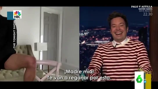 El embarazoso momento en el que Tom Holland confirma que no lleva pantalones mostrando sus piernas a Jimmy Fallon en directo El embarazoso momento en el que Tom Holland confirma que no lleva pantalones mostrando sus piernas a Jimmy Fallon en directo