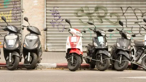 Motos aparcadas en la calle Motos aparcadas en la calle