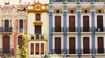 Edificios modernistas en la Plaza de la Independencia, Castelló