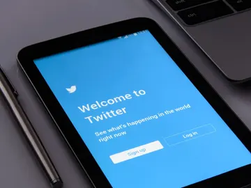 Twitter Twitter