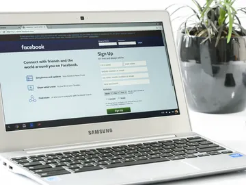Facebook Facebook