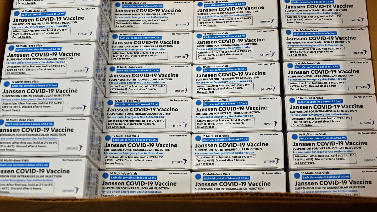 Aumenta la venta de resultados negativos de pruebas del coronavirus y certificados de vacunas falsos en Internet por más de 500 dólares Aumenta la venta de resultados negativos de pruebas del coronavirus y certificados de vacunas falsos en Internet por más de 500 dólares