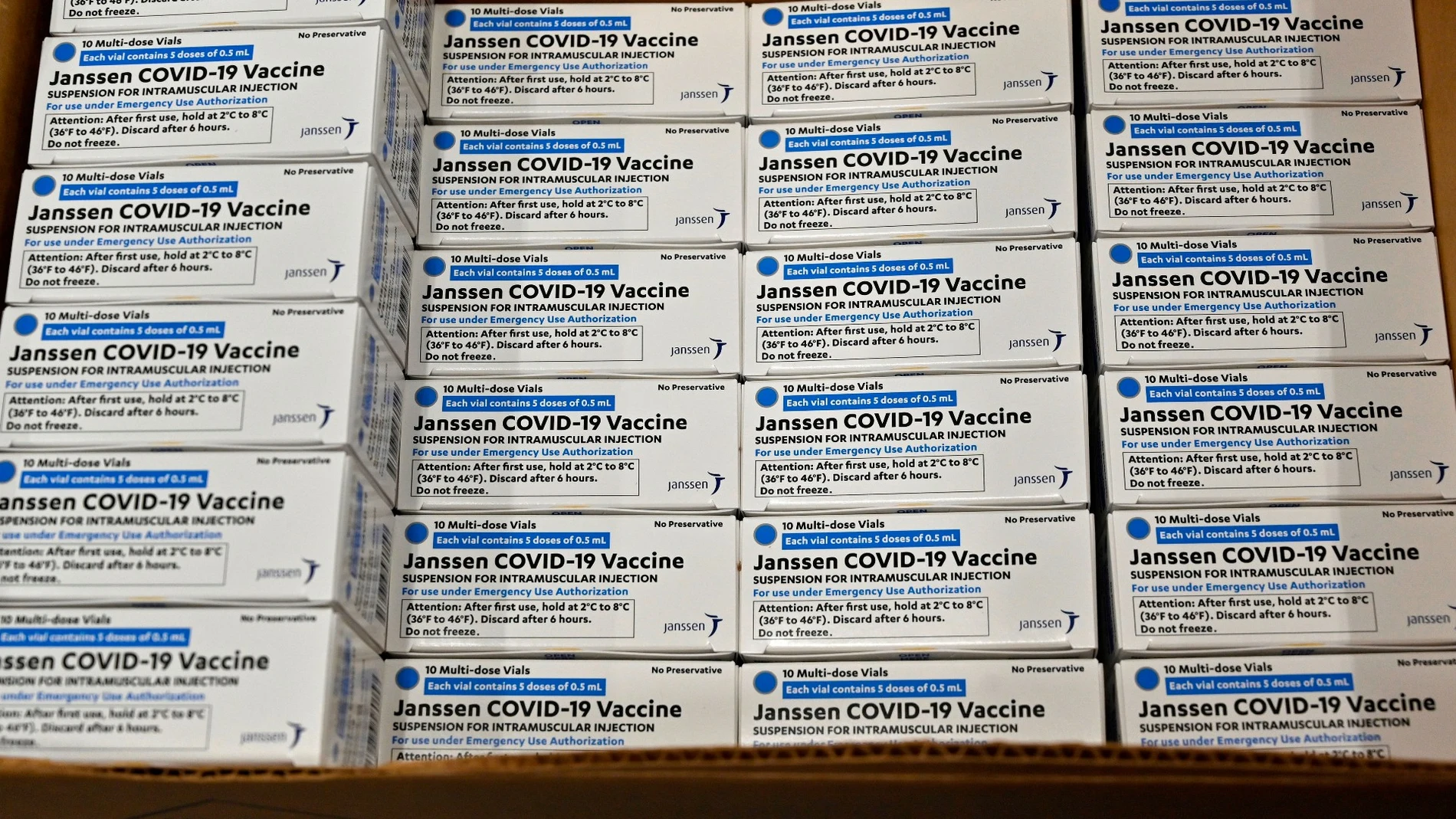 Aumenta la venta de resultados negativos de pruebas del coronavirus y certificados de vacunas falsos en Internet por más de 500 dólares
