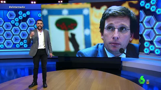 La reacción de Dani Mateo tras ver cómo Almeida "está a tope con las infantas" tras vacunarse antes de que les tocara La reacción de Dani Mateo tras ver cómo Almeida "está a tope con las infantas" tras vacunarse antes de que les tocara