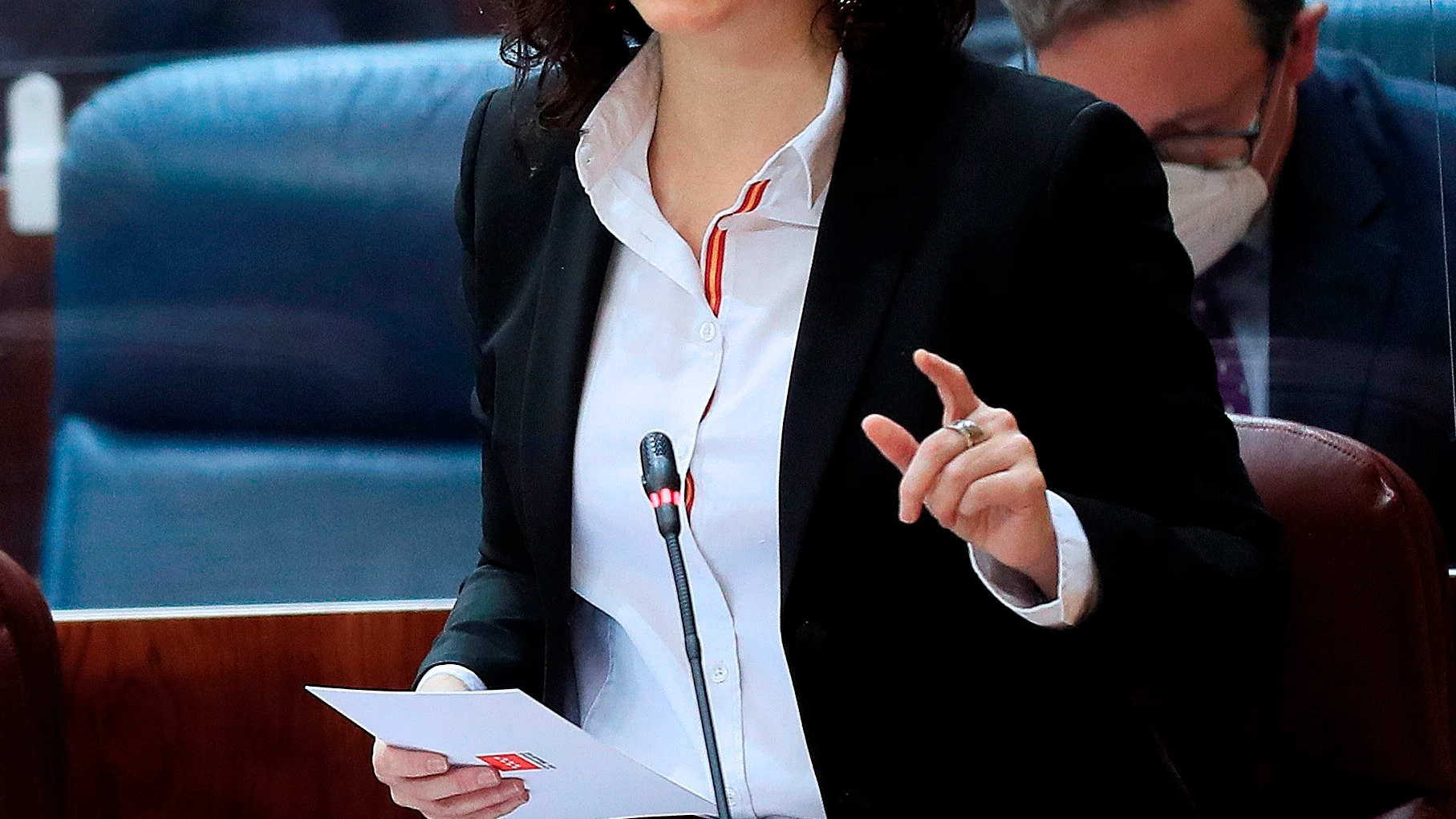 La presidenta de la Comunidad de Madrid, Isabel Díaz Ayuso, durante su intervención en la Asamblea.