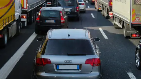 Distancia de detención en carretera Distancia de detención en carretera