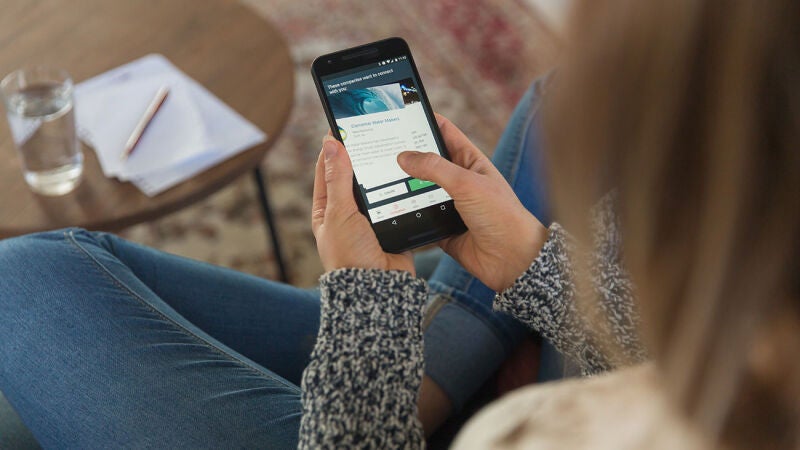 ¿La pantalla de tu Android te viene grande? Llega a todo con este truco