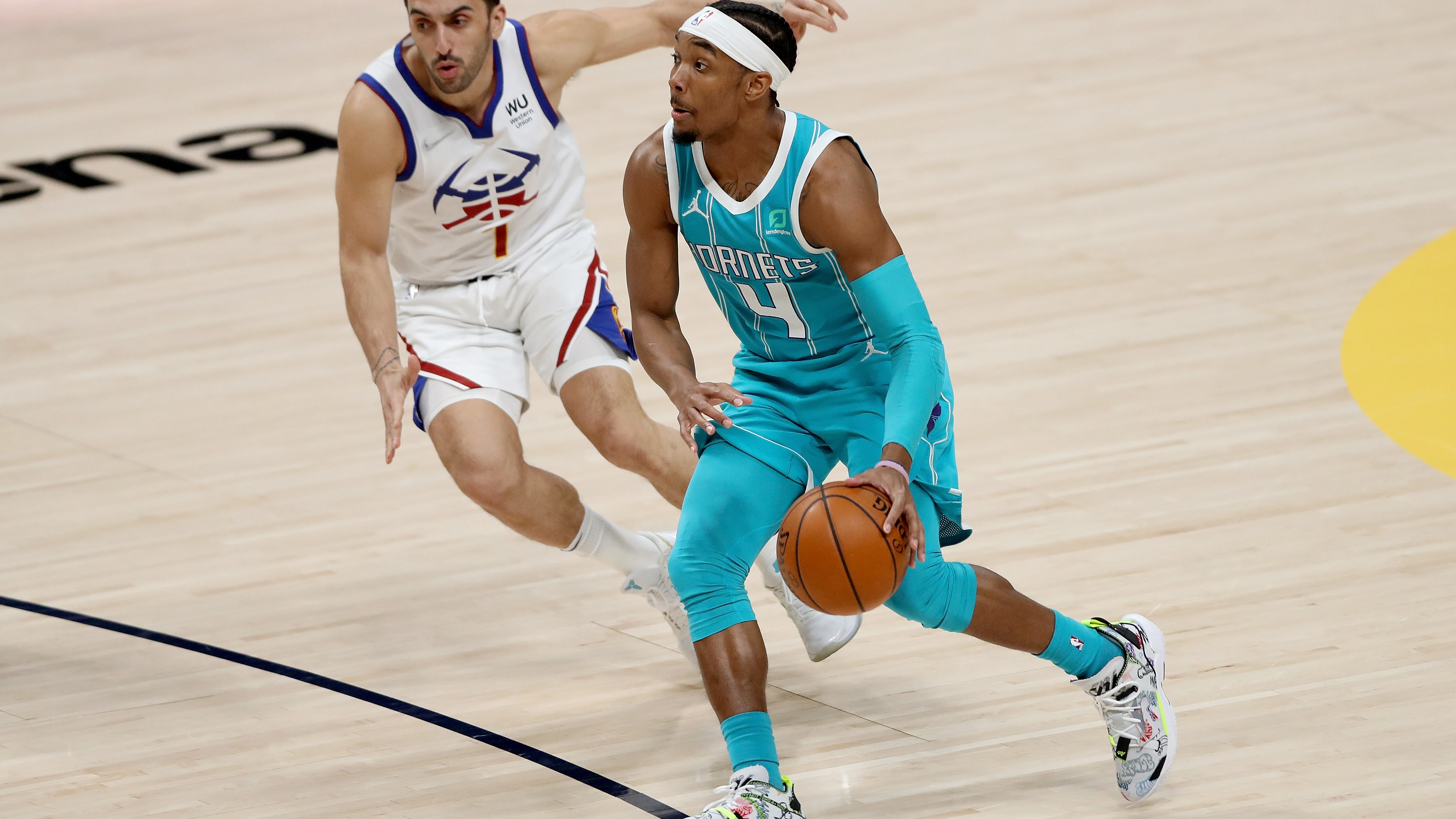 Facundo Campazzo frente a Charlotte Hornets Facundo Campazzo frente a Charlotte Hornets