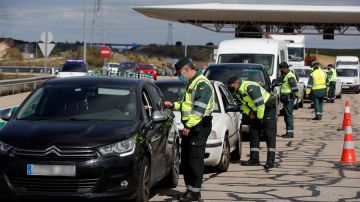  Control policial en Madrid para vigilar la circulación de vehículos