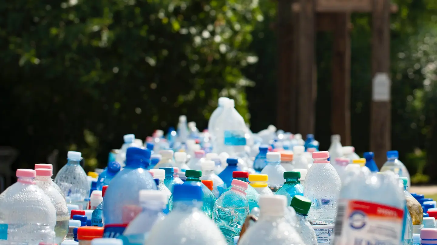 Botellas de plástico. Botellas de plástico.
