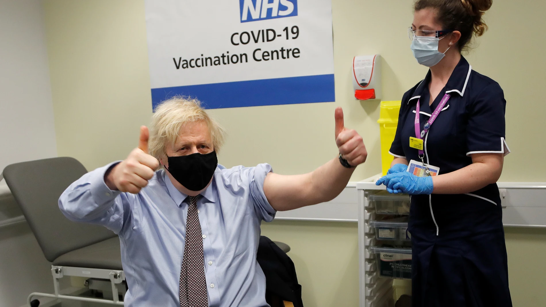 Boris Johnson, tras recibir la vacuna de AstraZeneca