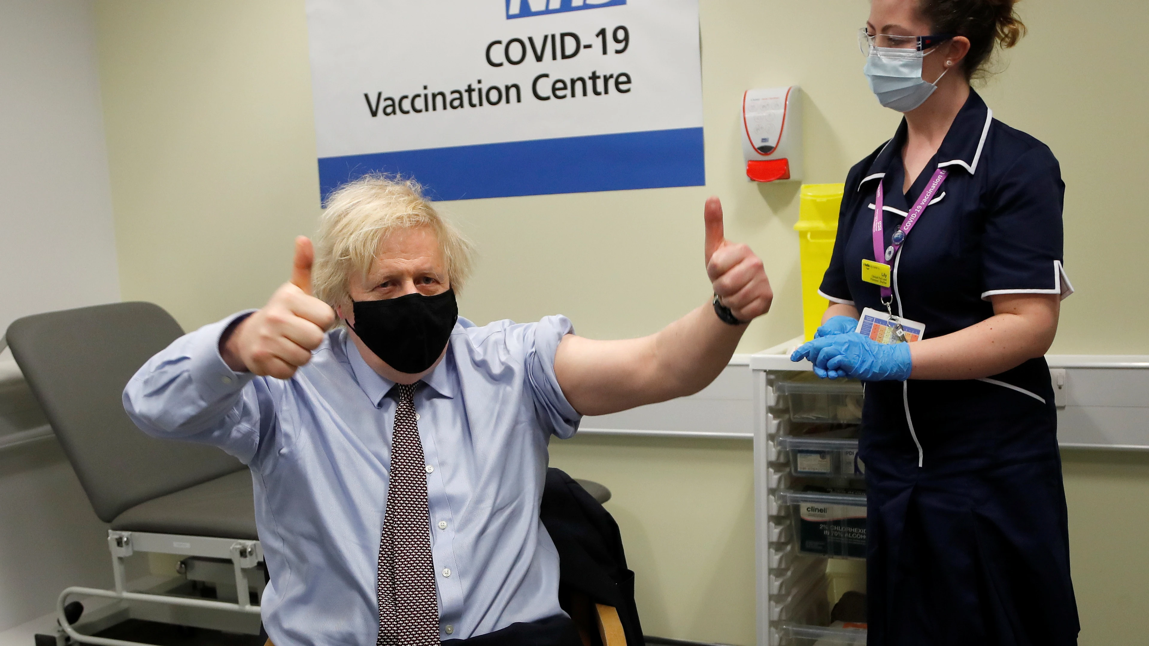 Boris Johnson, tras recibir la vacuna de AstraZeneca