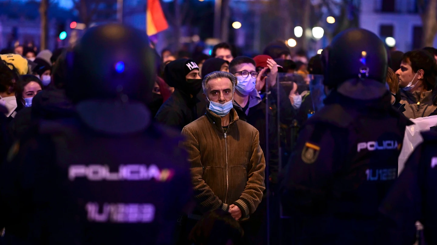 La Policía vigila la manifestación a favor de Hasél en Madrid de este sábado La Policía vigila la manifestación a favor de Hasél en Madrid de este sábado