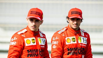 Charles Leclerc, junto a Carlos Sainz