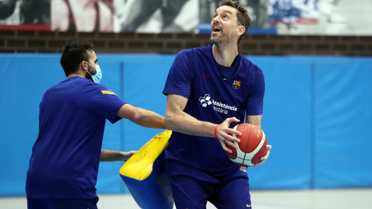 Pau Gasol se entrena con el Barça