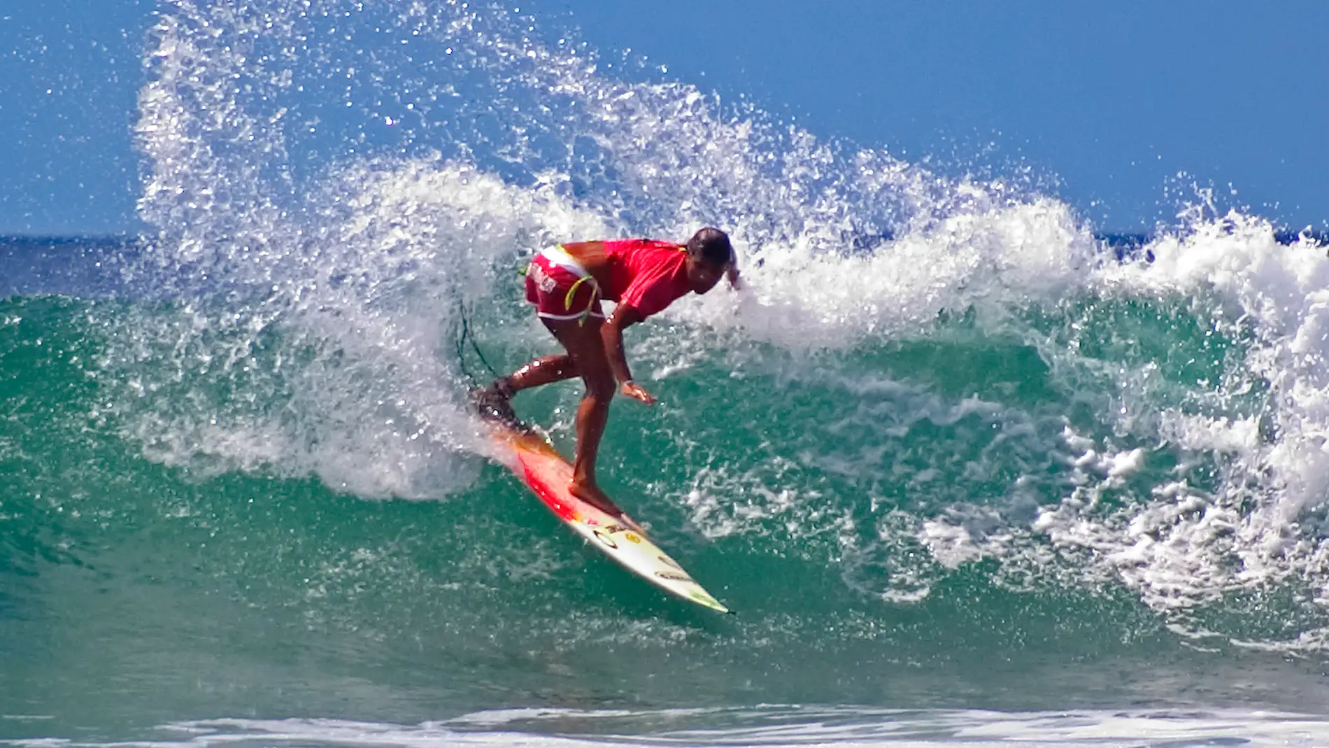 Surf en Playa Jacó