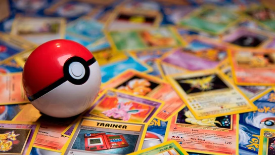 Imagen de archivo de varias cartas de un juego de Pokémon. Imagen de archivo de varias cartas de un juego de Pokémon.