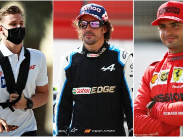 Mick Schumacher, Fernando Alonso y Carlos Sainz