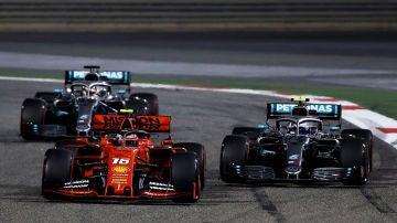 Leclerc, perseguido por Hamilton y Bottas