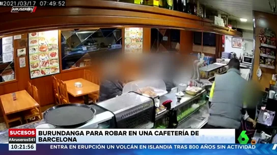 Droga a una camarera para robar la caja registradora de un bar de Barcelona Droga a una camarera para robar la caja registradora de un bar de Barcelona