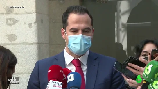 Vídeo manipulado - Ignacio Aguado se confiesa: "Lolita Sevilla me gusta cantando y de todas las maneras" Vídeo manipulado - Ignacio Aguado se confiesa: "Lolita Sevilla me gusta cantando y de todas las maneras"