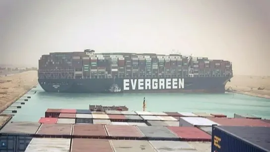 Un buque bloquea el Canal de Suez Un buque bloquea el Canal de Suez
