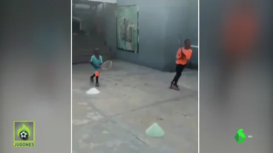La emoción de Novak Djokovic al ver el entrenamiento de tenis de estos niños La emoción de Novak Djokovic al ver el entrenamiento de tenis de estos niños