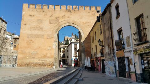 Puerta Elvira