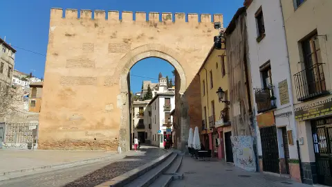 Puerta Elvira Puerta Elvira