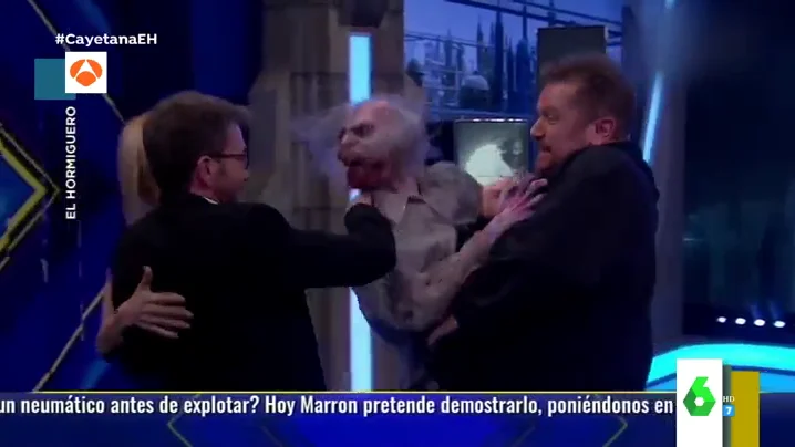 El susto de Cayetana Guillén Cuervo al ver un zombie en El Hormiguero