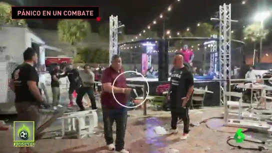 Caos en un combate de MMA: un hombre saca una pistola y dispara entre los espectadores Caos en un combate de MMA: un hombre saca una pistola y dispara entre los espectadores
