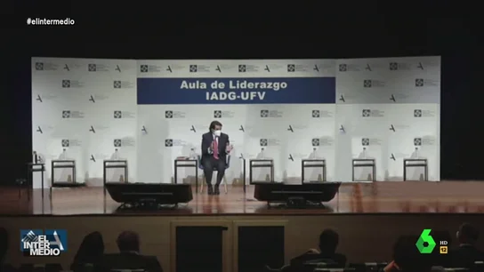 Vídeo manipulado - Aznar sorprende hablando solo en un acto público Vídeo manipulado - Aznar sorprende hablando solo en un acto público