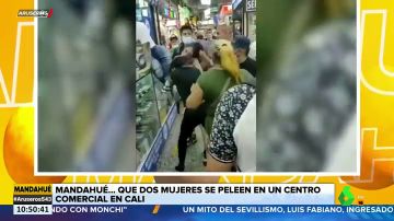 Brutal pelea entre dos mujeres en un centro comercial de Cali (Colombia)