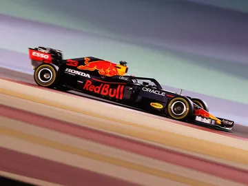 Max Verstappen lidera en Bahréin Max Verstappen lidera en Bahréin
