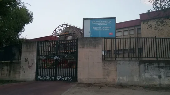 El Colegio Meseta de Orcasitas tiene más de 2000m2 de amianto en su estructura. Colegio Público Meseta de Orcasitas