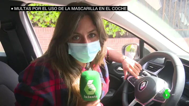 Yerma Ruano en el interior de un coche con mascarilla