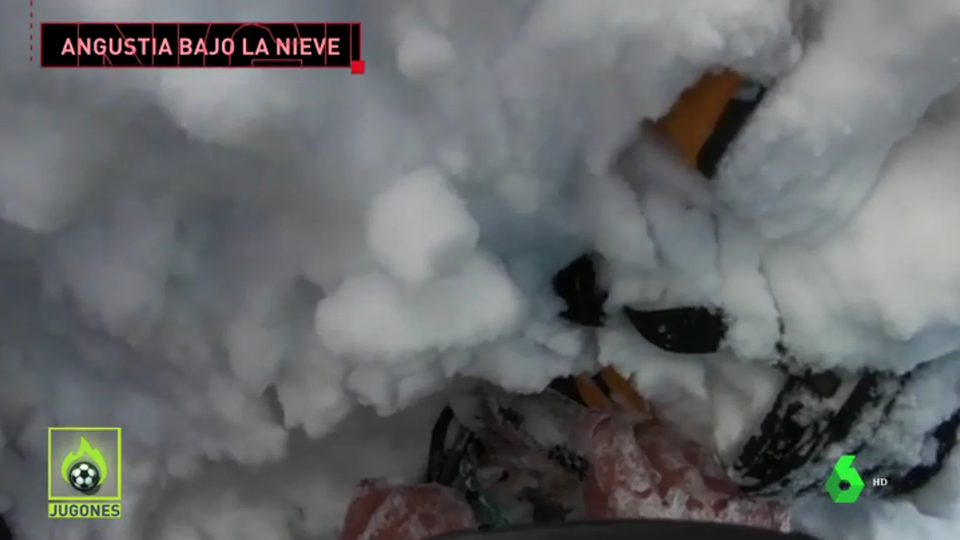 Angustioso rescate a un esquiador tras quedar sepultado por una avalancha