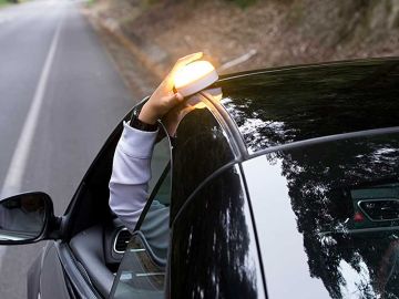 Las nuevas normas de la DGT incluyen el uso de se&ntilde;alizaci&oacute;n balizas 