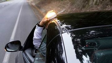 Las nuevas normas de la DGT incluyen el uso de señalización balizas