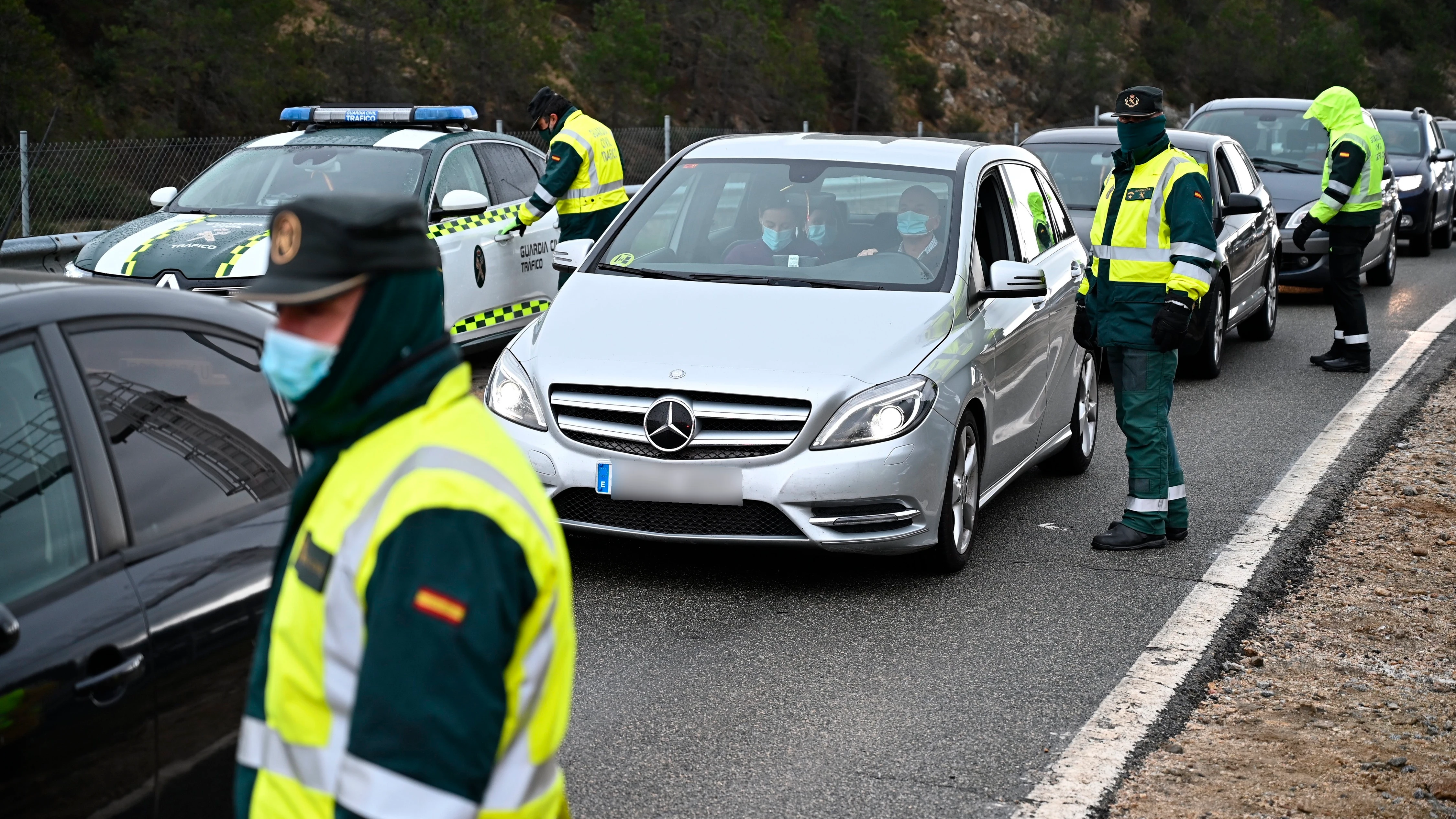 La Guardia Civil monta controles perimetrales para vigilar la movilidad por la pandemia